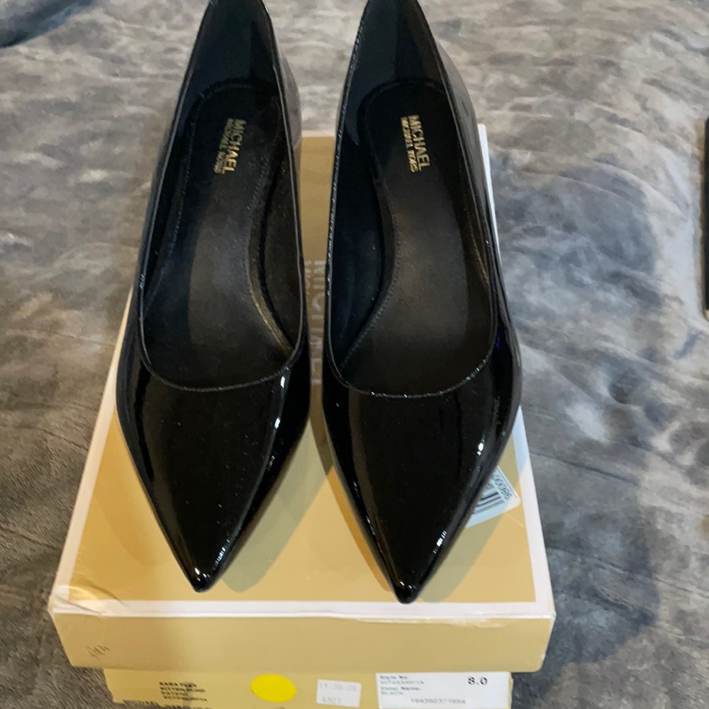 Michael Kors Kitten Heel Pump size 8
